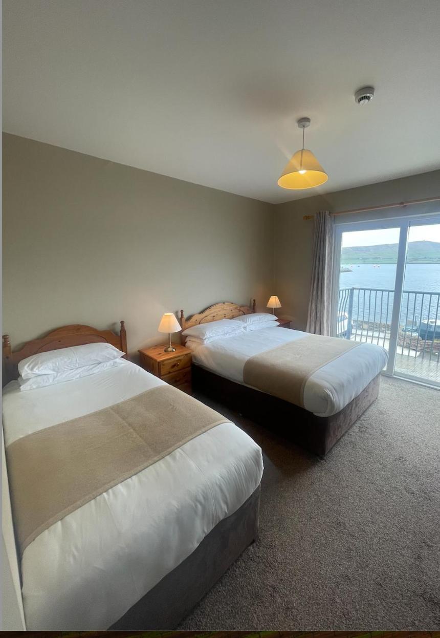 Dingle Harbour Nights Hotell Exteriör bild