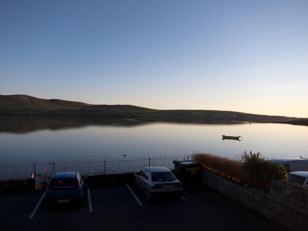 Dingle Harbour Nights Hotell Exteriör bild